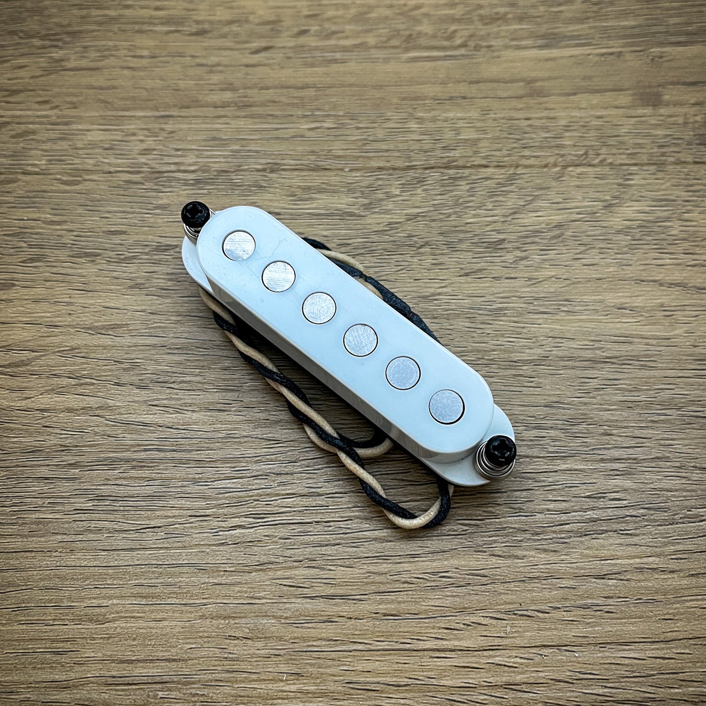 Old Bones Pickups Quartermaster white Aged